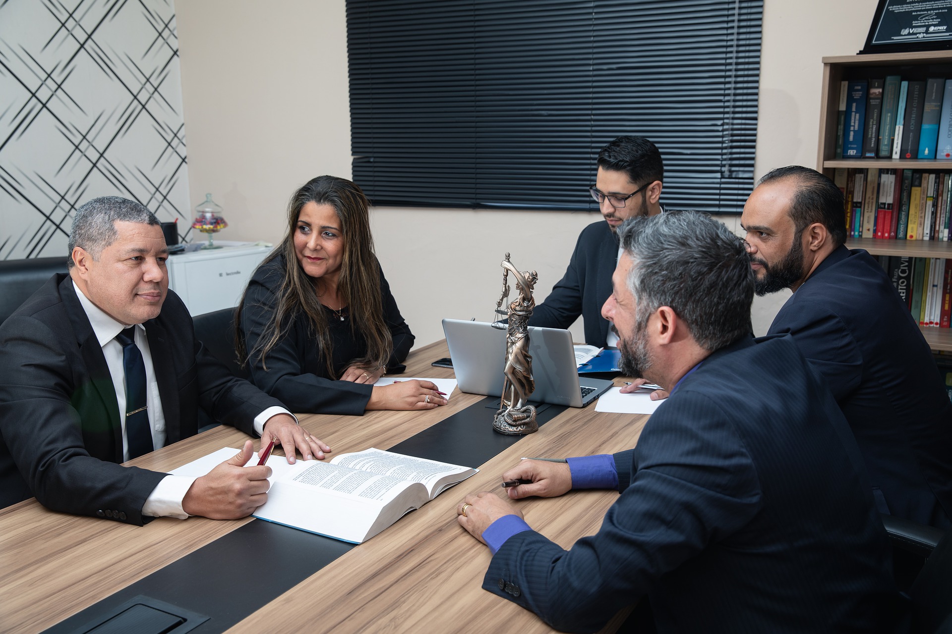 Abogados en Tijuana, ¿cuándo debo contratar un abogado corporativo?